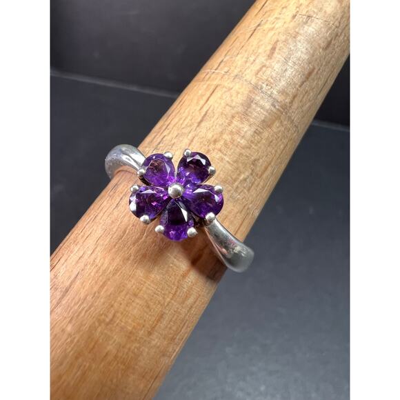 Vintage Sterling Silver Amethyst Floral Cluster Ring – Size 8 (Fits 8–8.5) - Picture 1 of 16